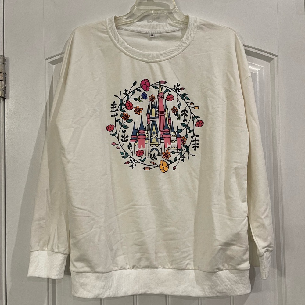 White Sweatshirt with Cinderella castle Disney